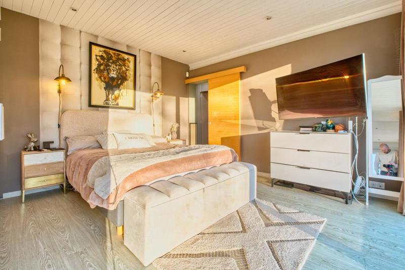 Pavillon - 135 m² - 6 pièces