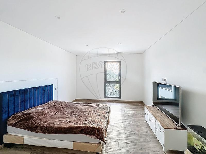 Maison - 228 m² - 5 pièces