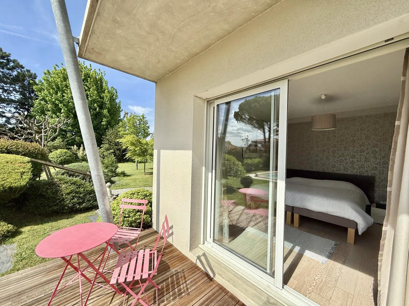 Maison - 274 m² - 10 pièces