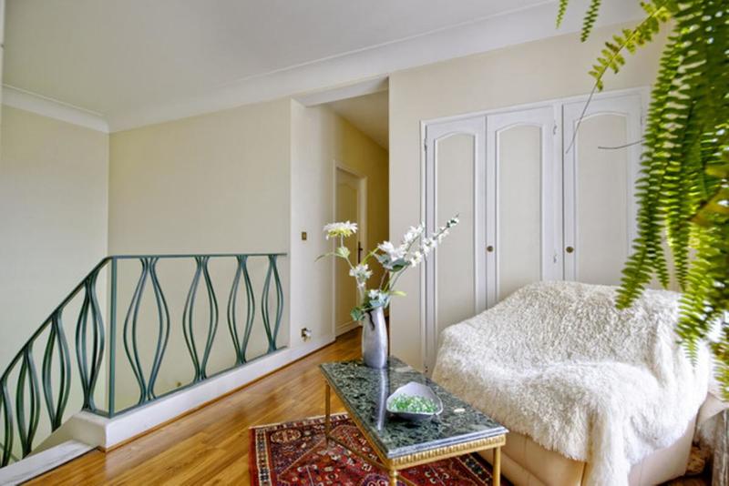 Maison - 220 m² - 8 pièces