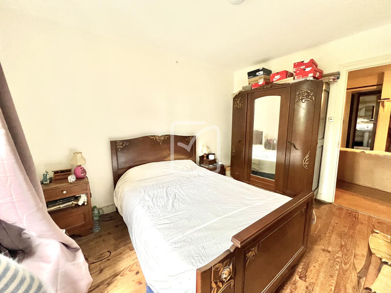 Maison - 245 m² - 11 pièces