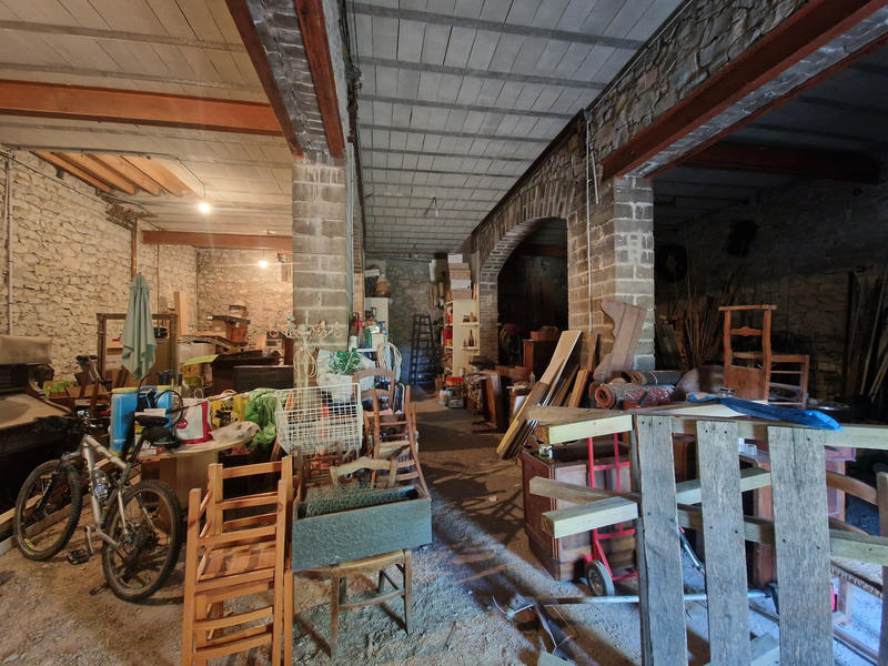 Maison - 280 m² - 9 pièces