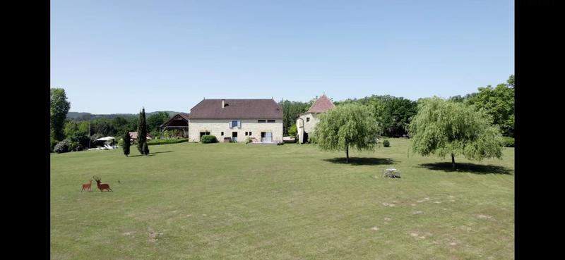 Maison - 361 m² - 11 pièces