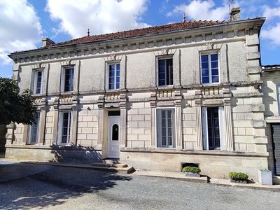 Maison - 198 m² - 7 pièces