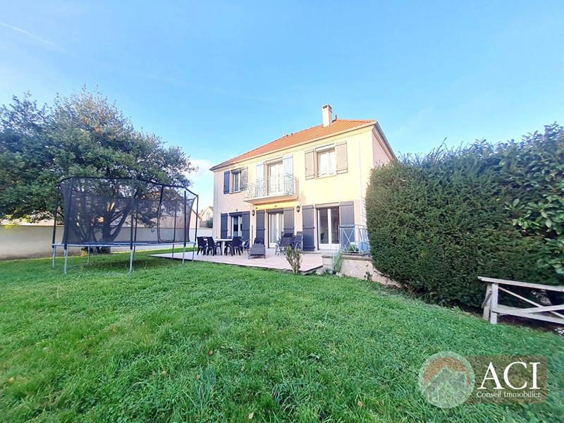 Maison - 140 m² - 7 pièces