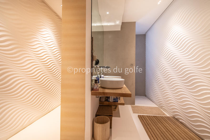 Maison - 312 m² - 6 pièces