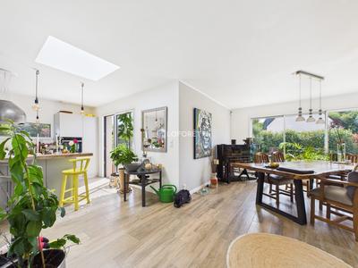 Maison - 137 m² - 5 pièces