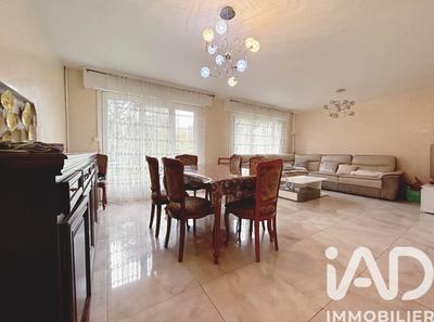 Maison - 98 m² - 4 pièces