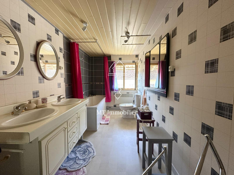 Maison - 376 m² - 14 pièces