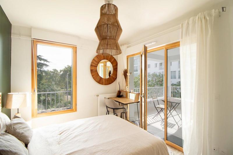 Chambre - 12 m² - 5 pièces