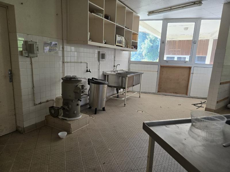 Propriété - 3 700 m² - 70 pièces