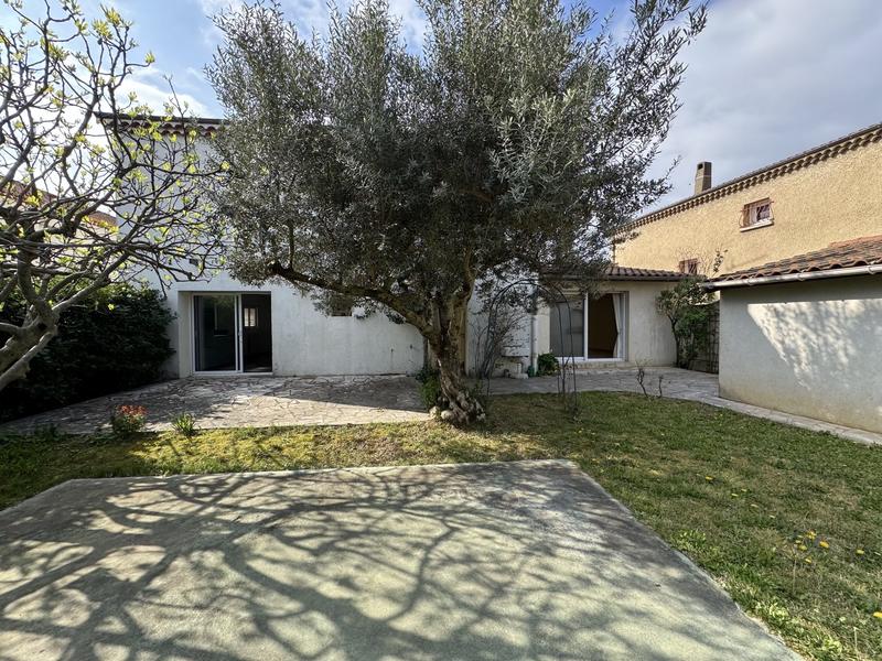 Maison - 200 m² - 10 pièces