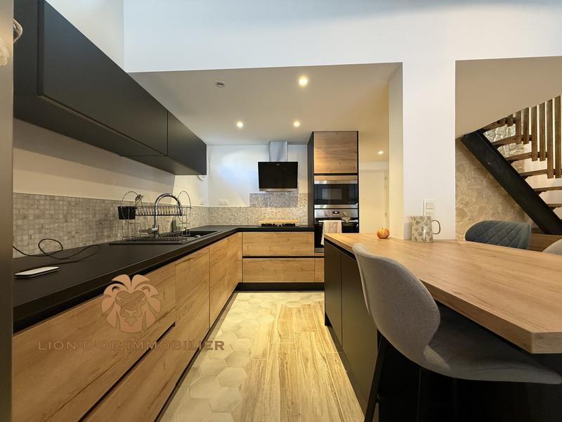 Loft - 76 m² - 3 pièces