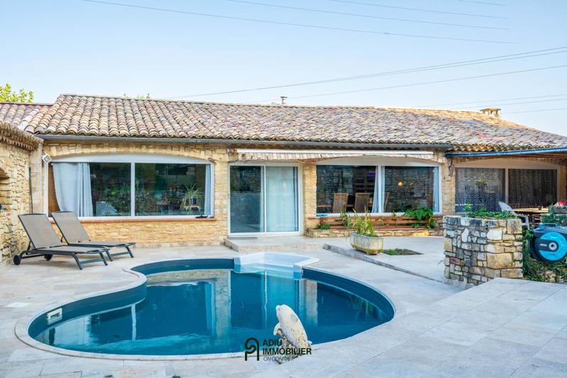 Maison - 381 m² - 9 pièces