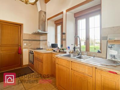 Maison - 260 m² - 9 pièces