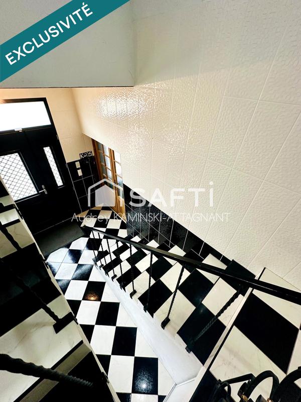 Maison - 256 m² - 9 pièces