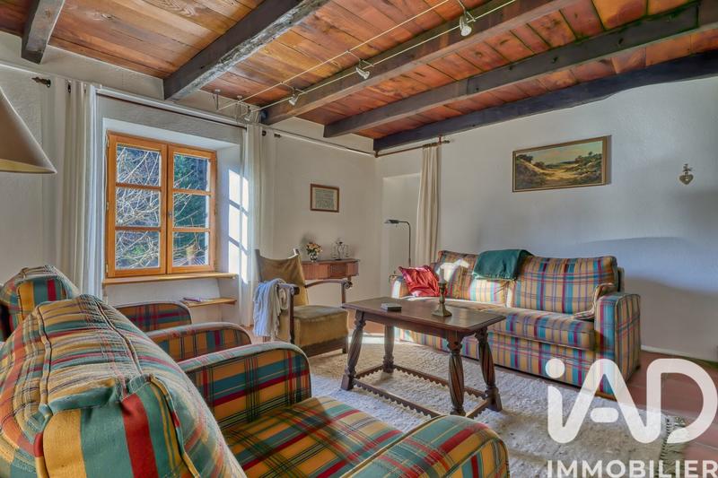 Maison - 215 m² - 6 pièces