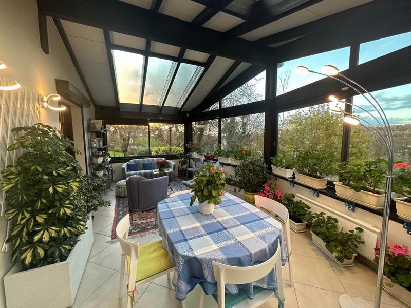 Maison - 225 m² - 6 pièces