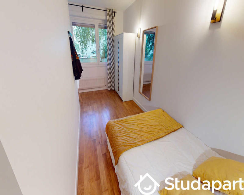 Chambre - 150 m² - 1 pièce