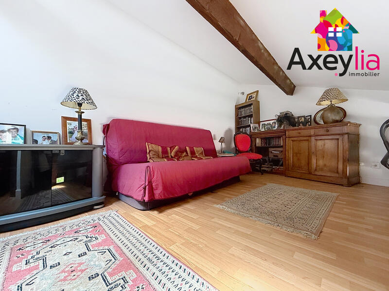 Maison - 167 m² - 7 pièces