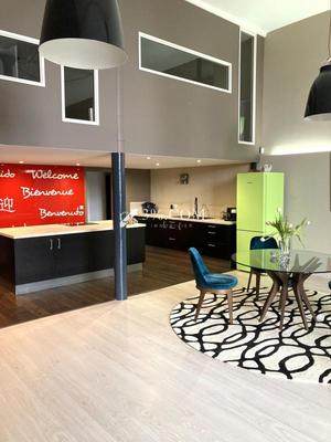 Loft - 158 m² - 4 pièces