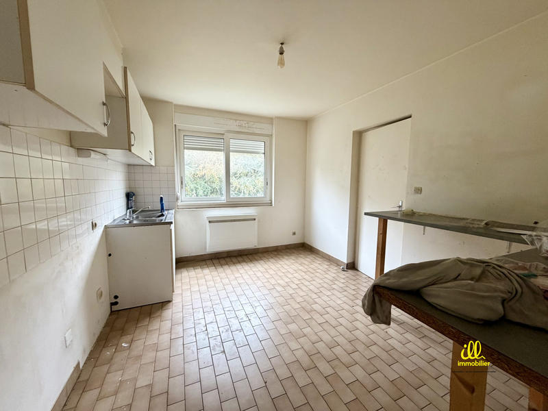 Maison - 90 m² - 5 pièces