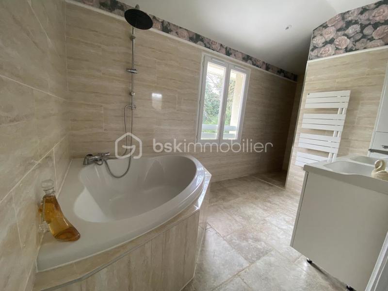 Maison traditionnelle - 180 m² - 5 pièces