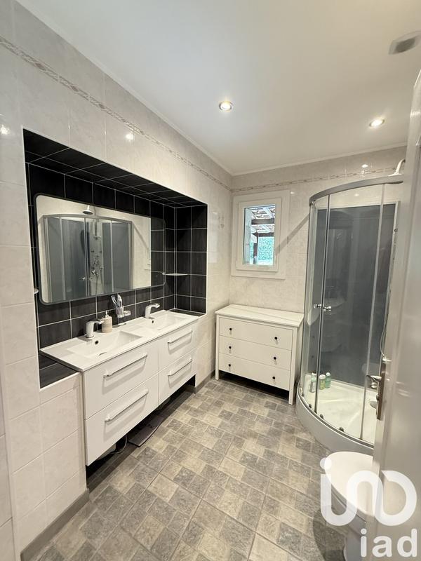 Maison - 298 m² - 10 pièces