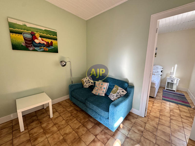 Maison - 201 m² - 11 pièces