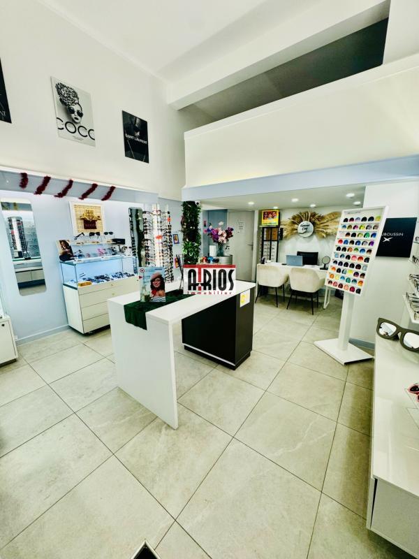 Local commercial - 32 m² - 4 pièces