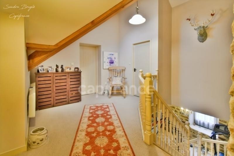 Maison - 228 m² - 8 pièces