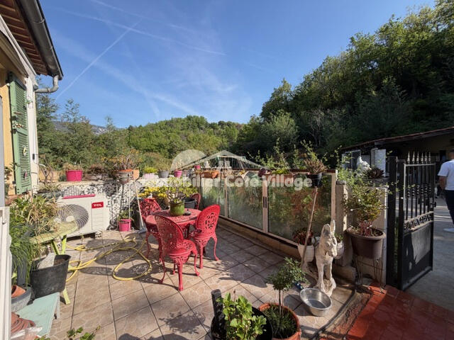 Appartement - 75 m² - 3 pièces