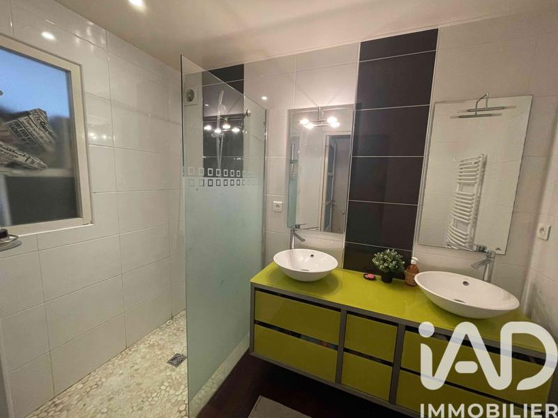 Maison - 180 m² - 8 pièces