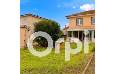 Maison - 90 m² - 4 pièces