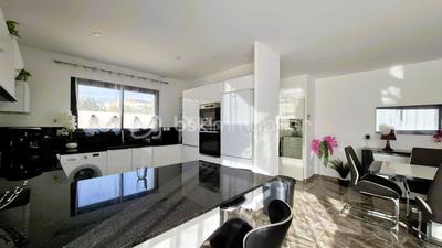 Villa - 100 m² - 4 pièces