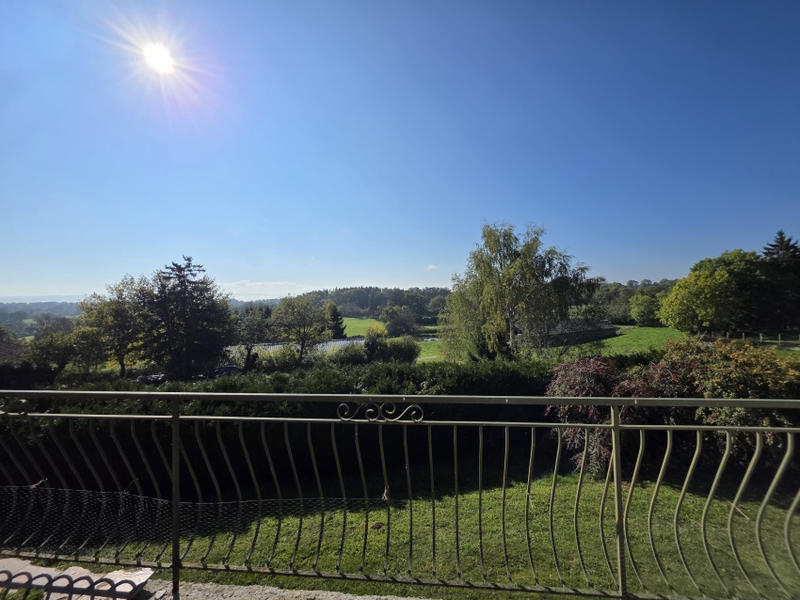 Maison - 254 m² - 8 pièces