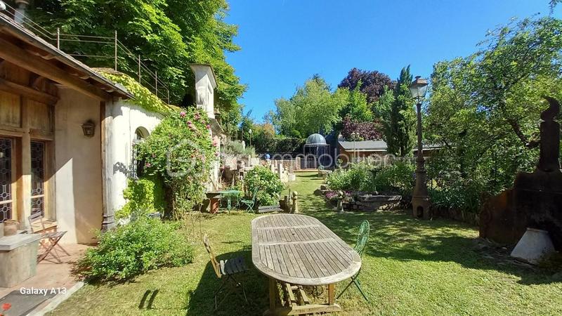 Demeure - 310 m² - 8 pièces