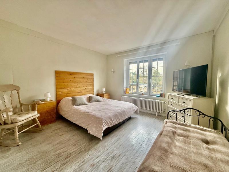 Maison - 270 m² - 7 pièces