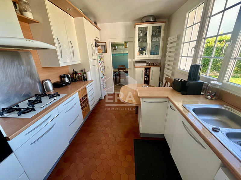 Maison - 207 m² - 9 pièces