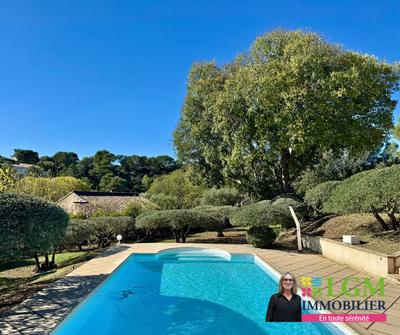 Maison - 161 m² - 6 pièces