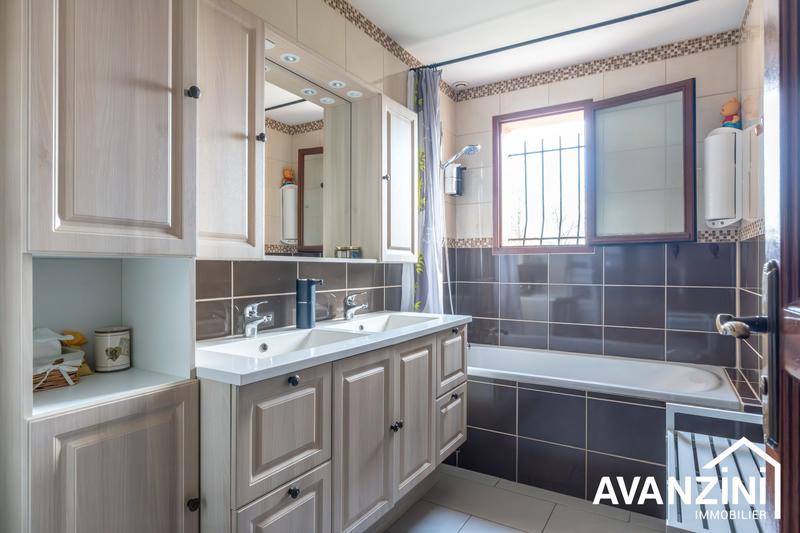 Maison traditionnelle - 120 m² - 6 pièces