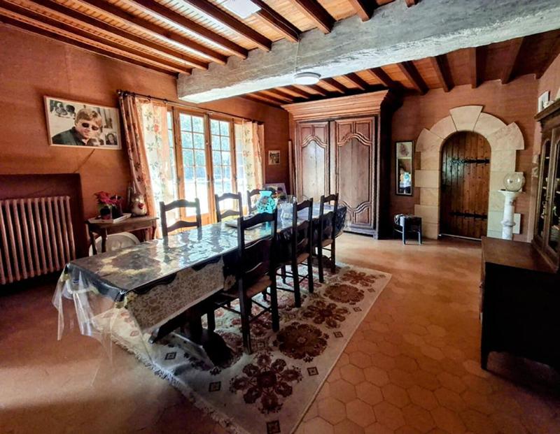 Maison - 300 m² - 8 pièces