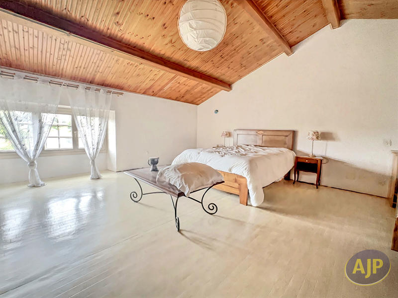 Maison - 152 m² - 6 pièces