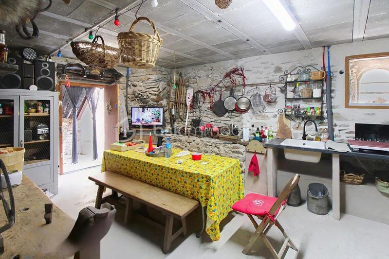 Demeure - 150 m² - 9 pièces