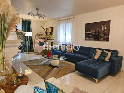 Maison - 145 m² - 8 pièces