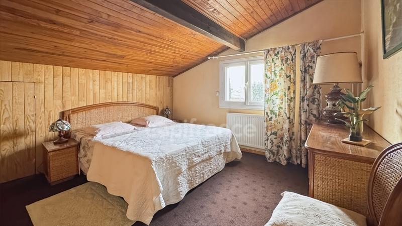 Maison - 146 m² - 9 pièces