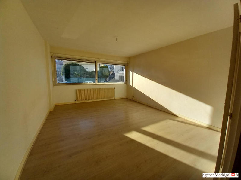 Appartement - 90 m² - 4 pièces