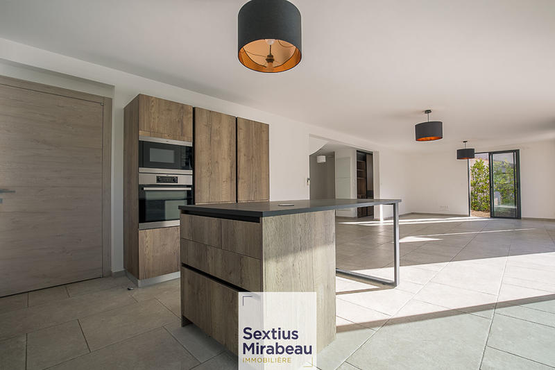 Demeure - 175 m² - 6 pièces