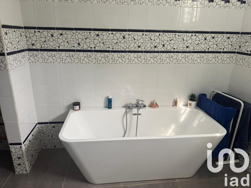 Maison - 200 m² - 10 pièces