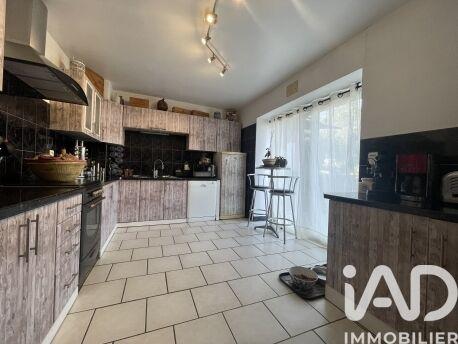 Maison - 245 m² - 6 pièces